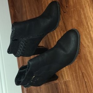 Black bootie